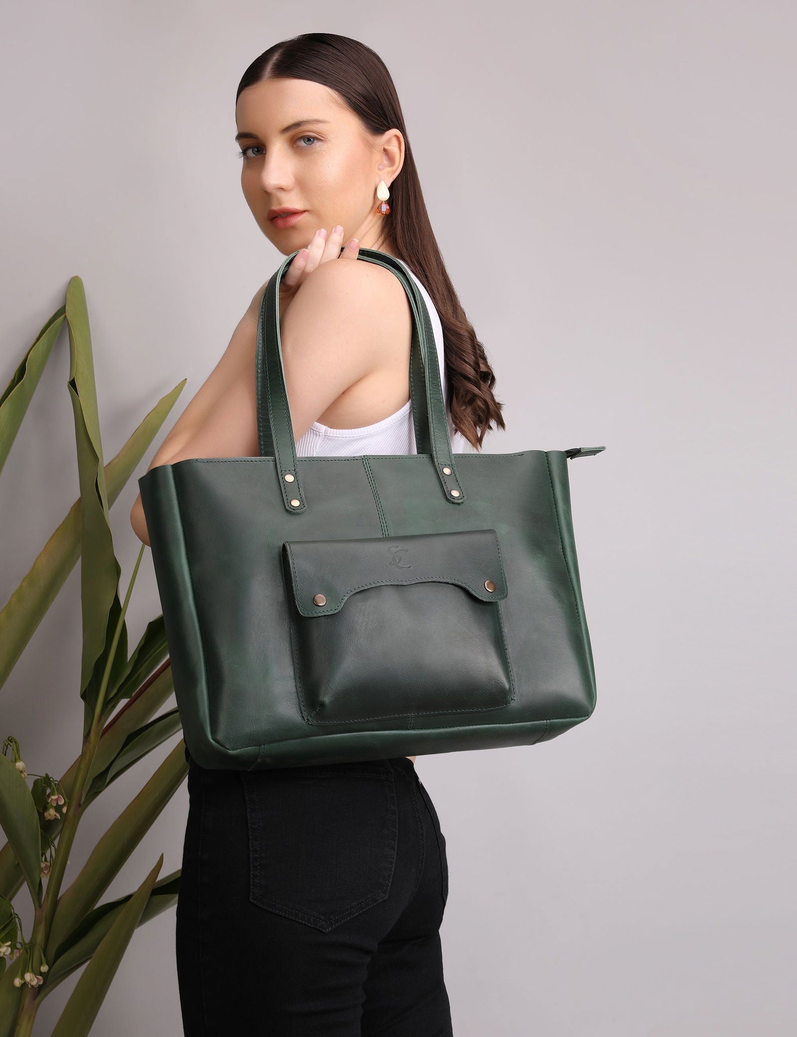 BLACK LEATHER TOTE BAG VINTAGE VOYAGER - Stitch And Carry