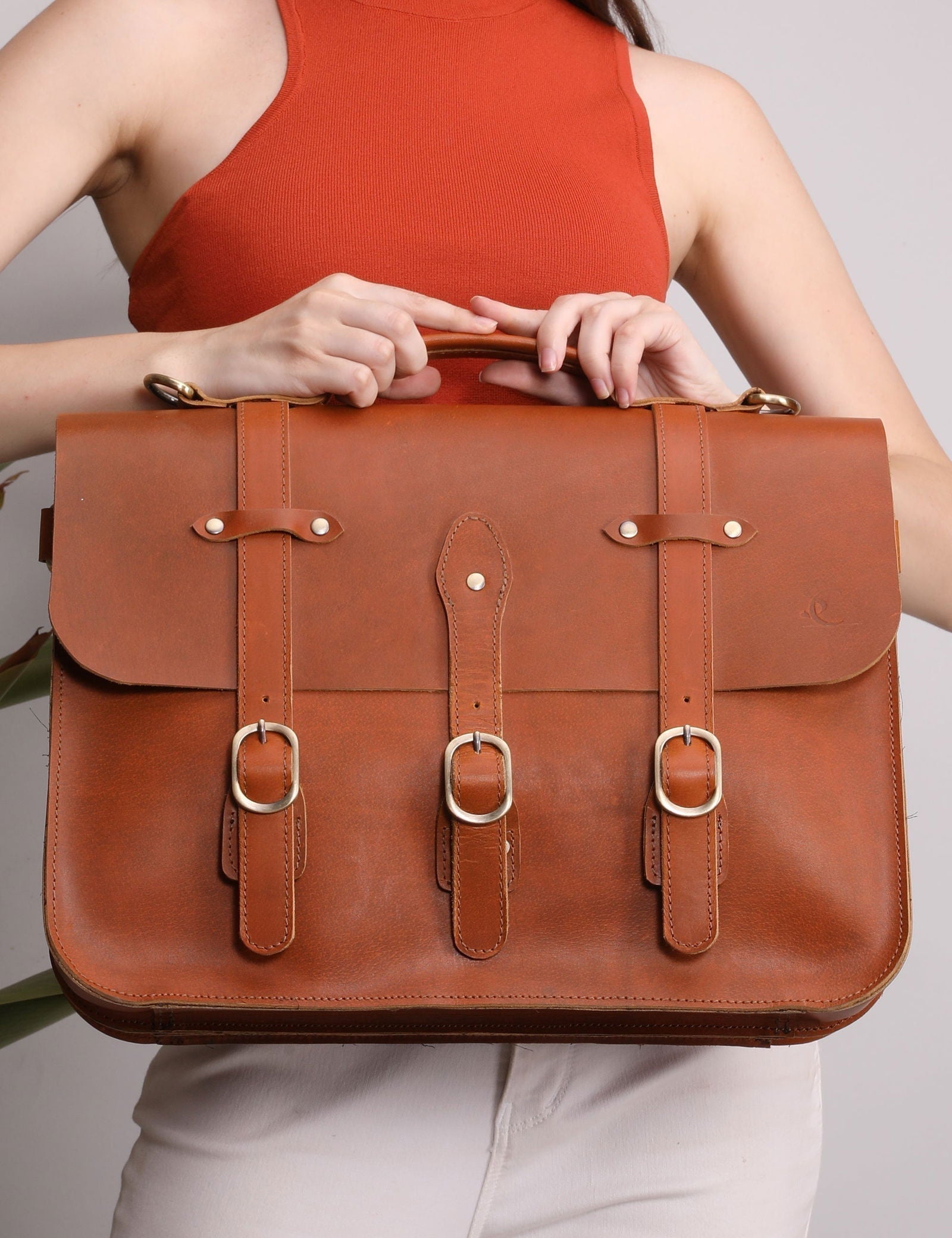 heritage leather laptop messenger bag