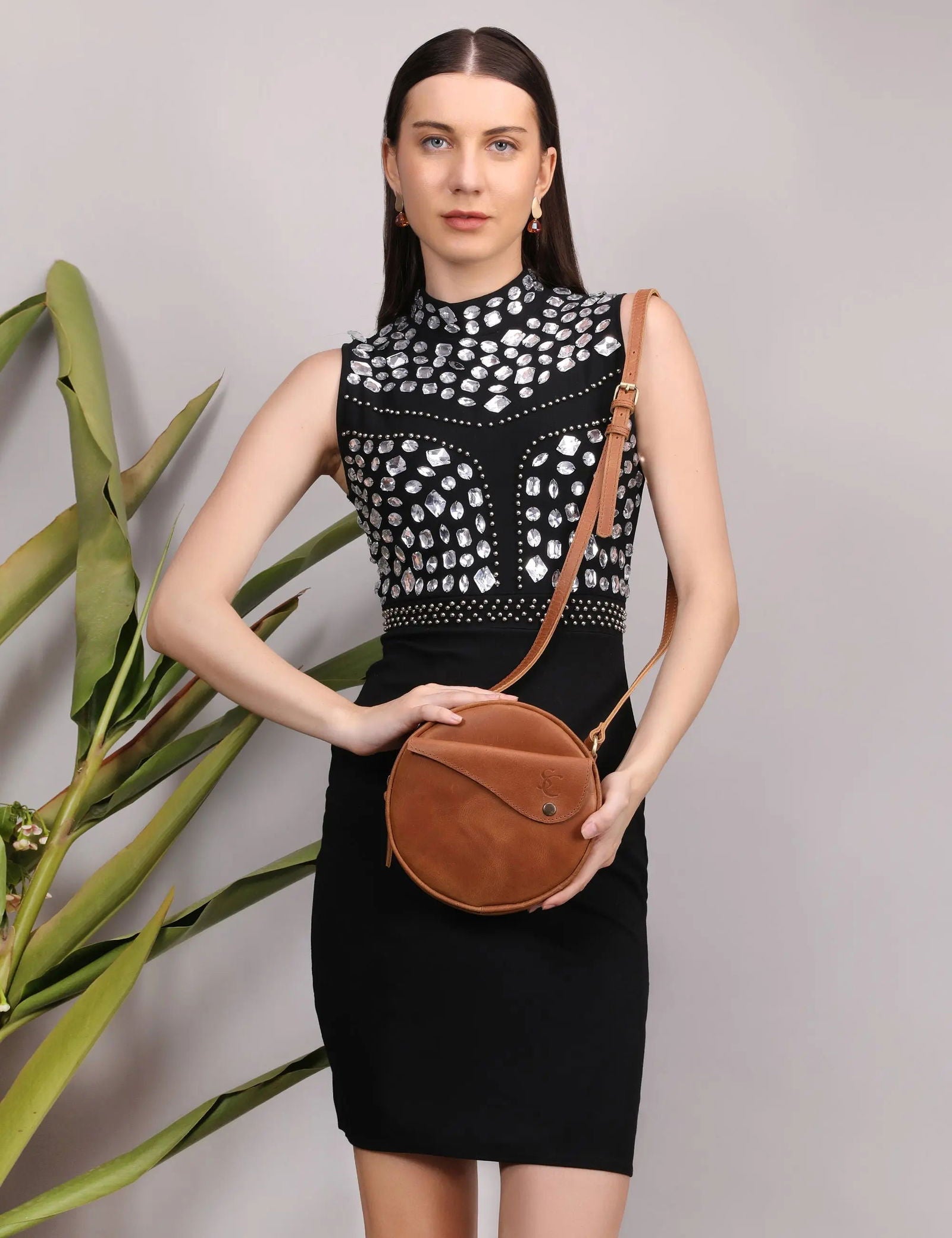 SPHERICAL LEATHER CROSSBODY BAG - Stitch And Carry
