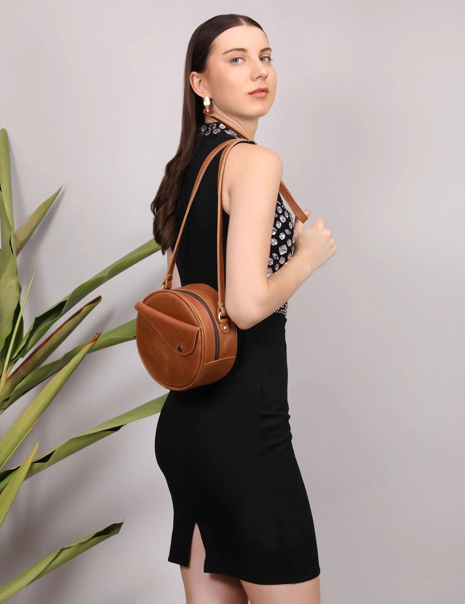 SPHERICAL LEATHER CROSSBODY BAG - Stitch And Carry