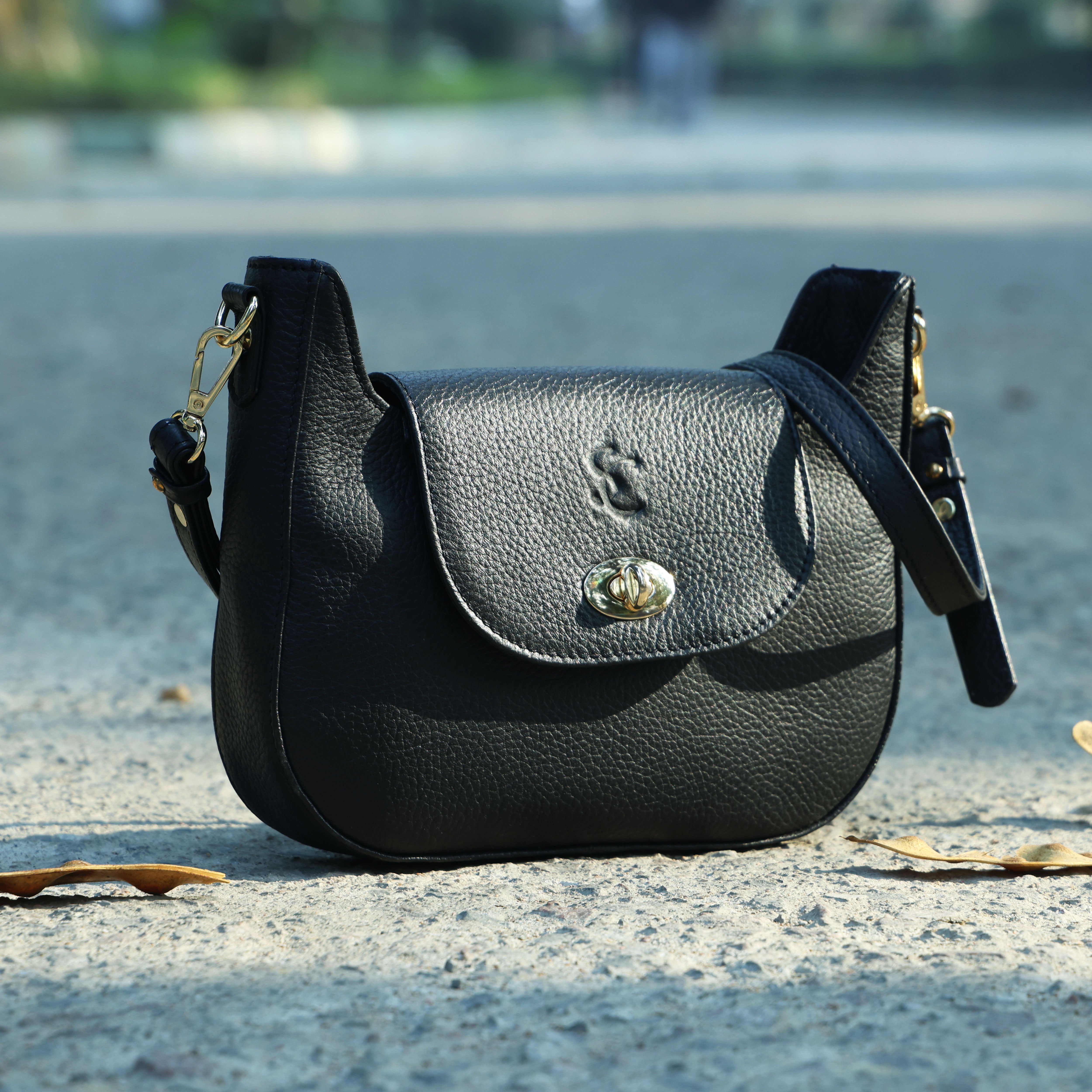 Women_s_side_bag